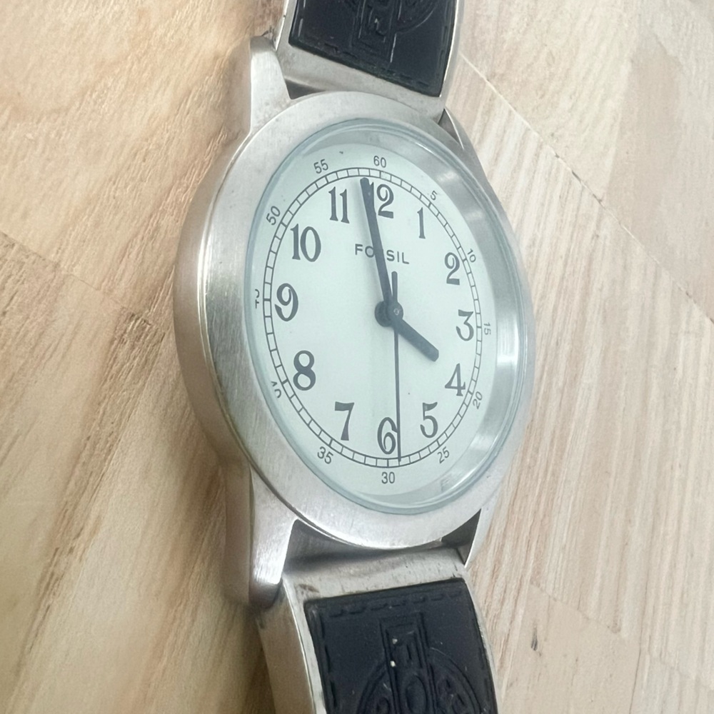 Rare Fossil EC-8722 black leather embossed watch NEW BATTERY